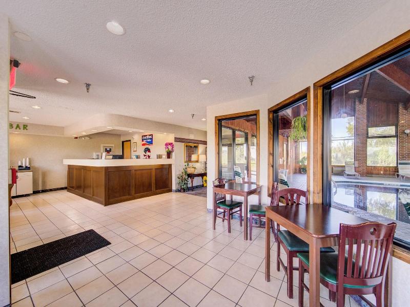 Capital O Amerihost Inn and Suites Mexico Hwy 54 image