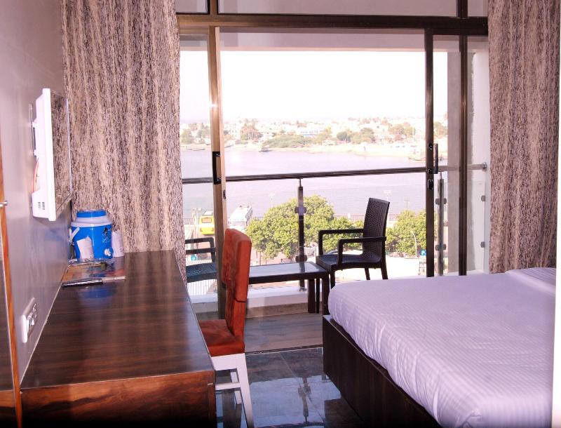 Apaar Hotel image