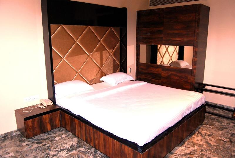 Apaar Hotel image