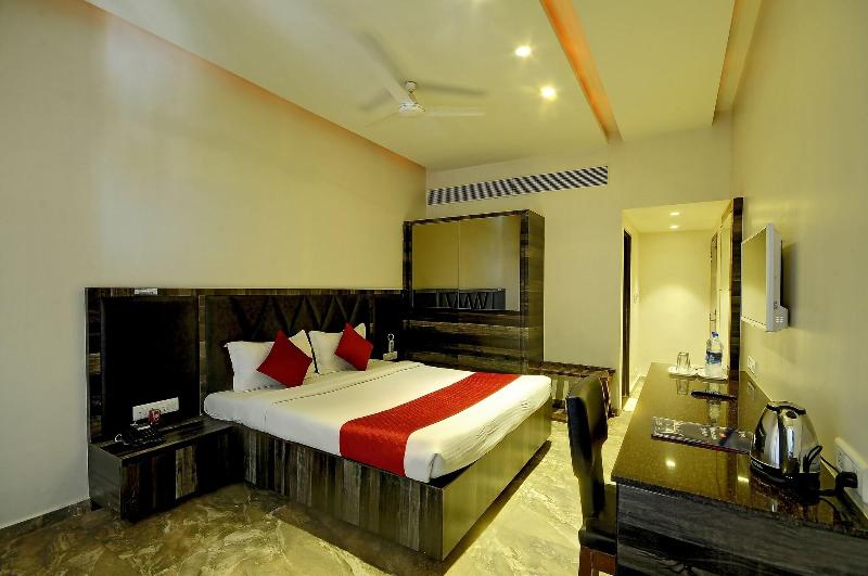 Apaar Hotel image