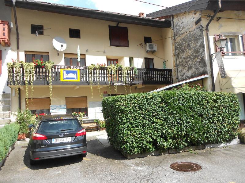 Apartments Hlapi image