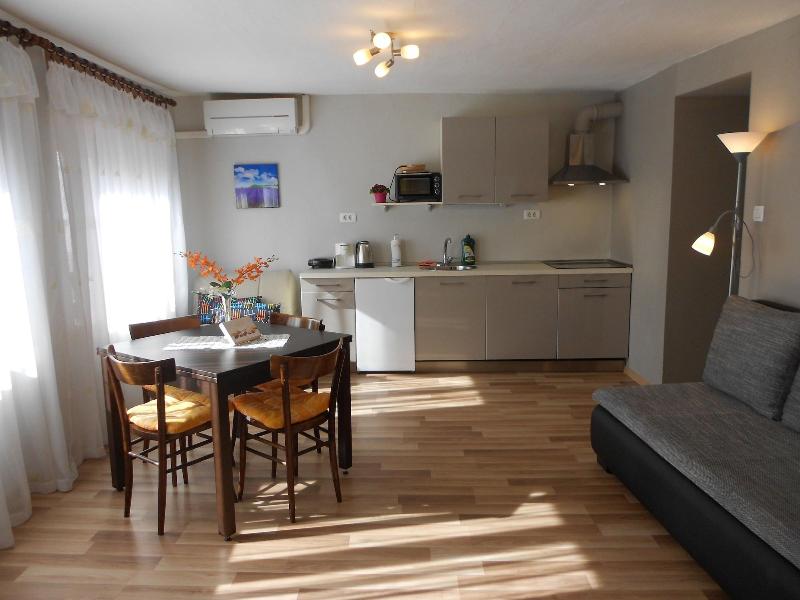 Apartments Hlapi image