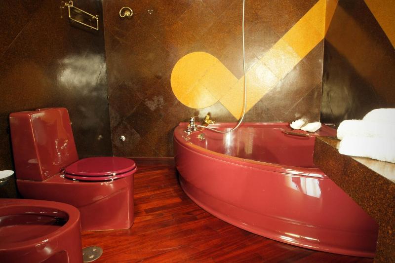 Clorinda's Rooms image