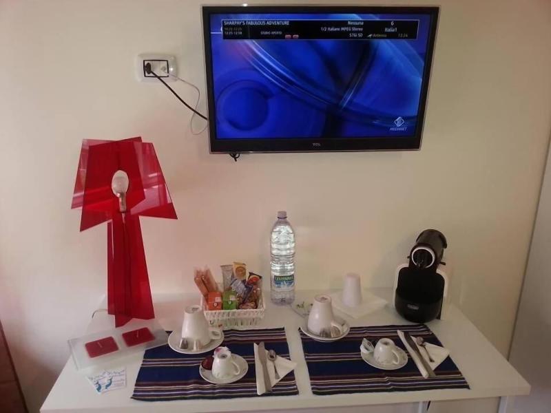 Clorinda's Rooms image