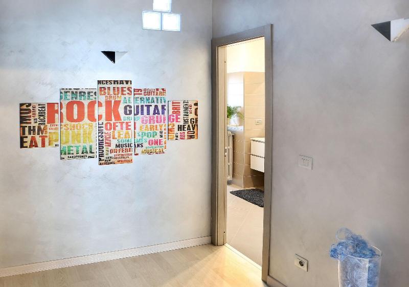 B&B SanRock image