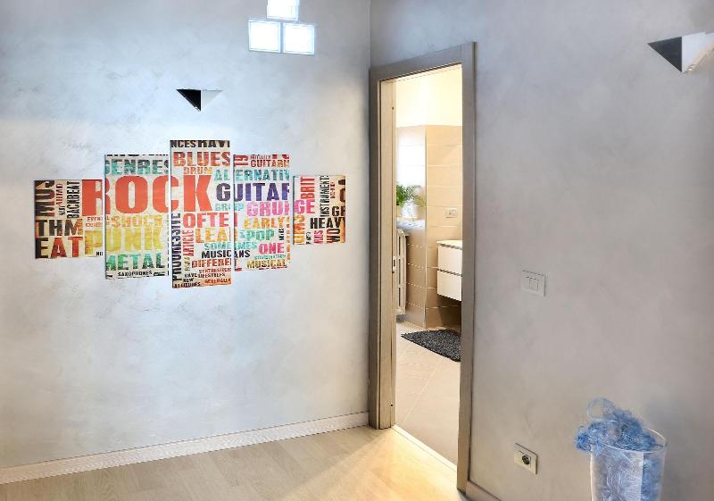 B&B SanRock image