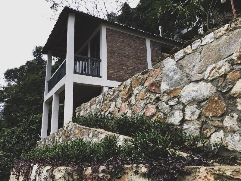 Ba Be Lakeside Bungalow image