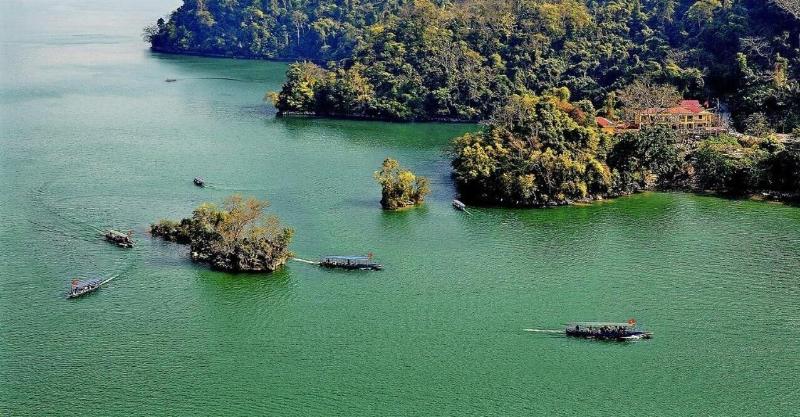 Ba Be Lakeside Bungalow image