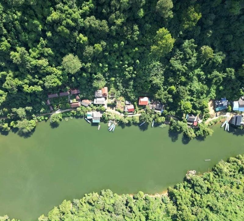 Ba Be Lakeside Bungalow image