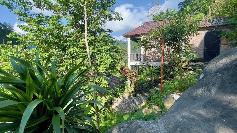 Ba Be Lakeside Bungalow image