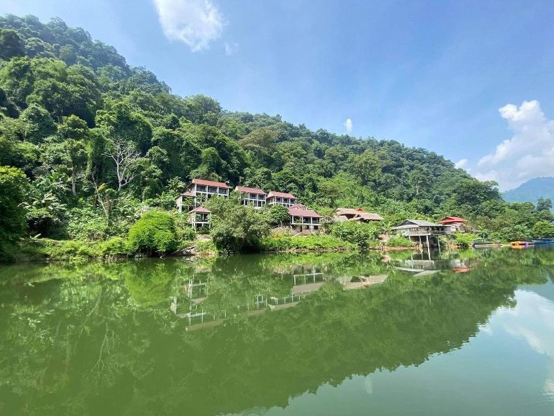 Ba Be Lakeside Bungalow image