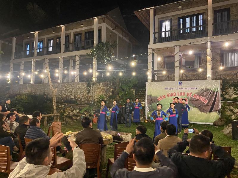Ba Be Lakeside Bungalow image