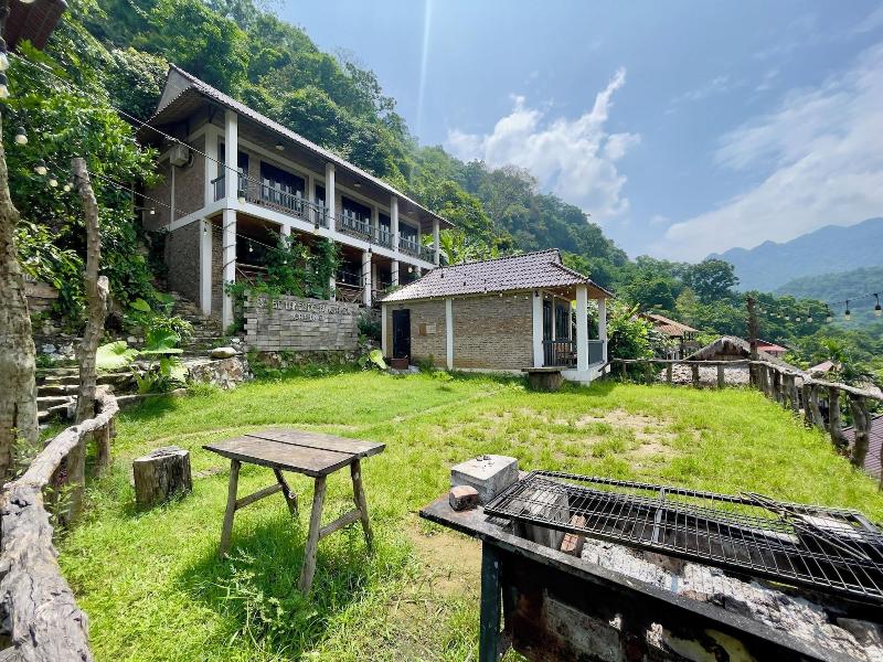 Ba Be Lakeside Bungalow image