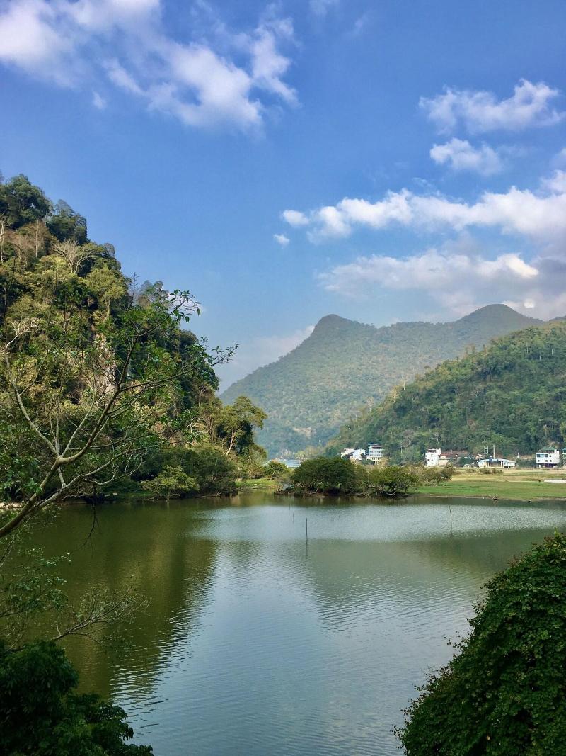 Ba Be Lakeside Bungalow image