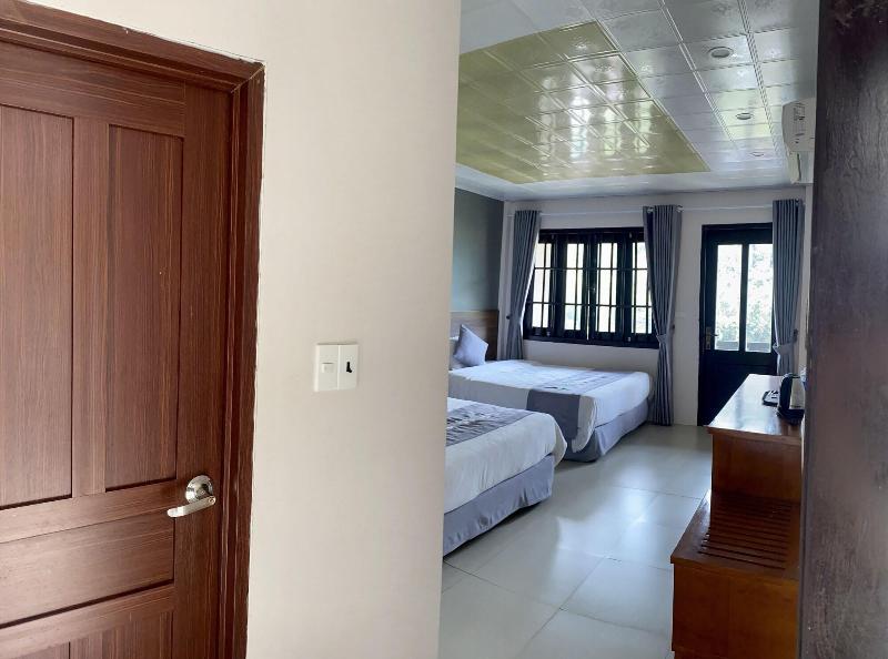 Ba Be Lakeside Bungalow image
