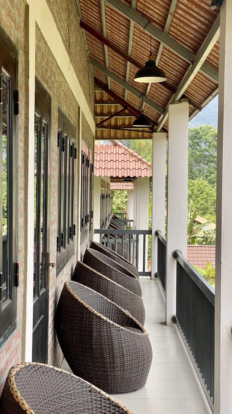 Ba Be Lakeside Bungalow image