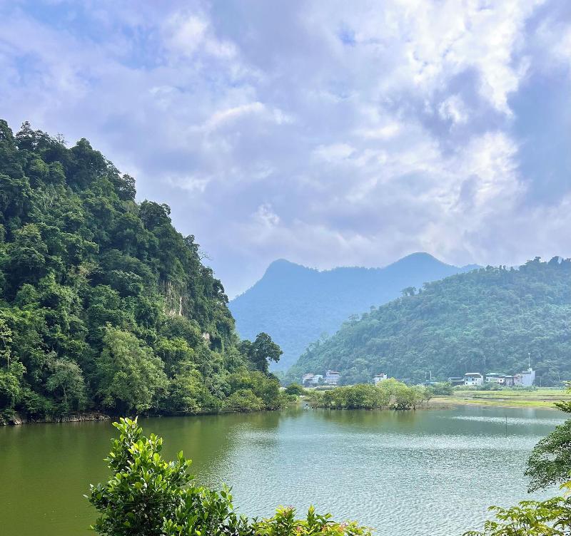 Ba Be Lakeside Bungalow image