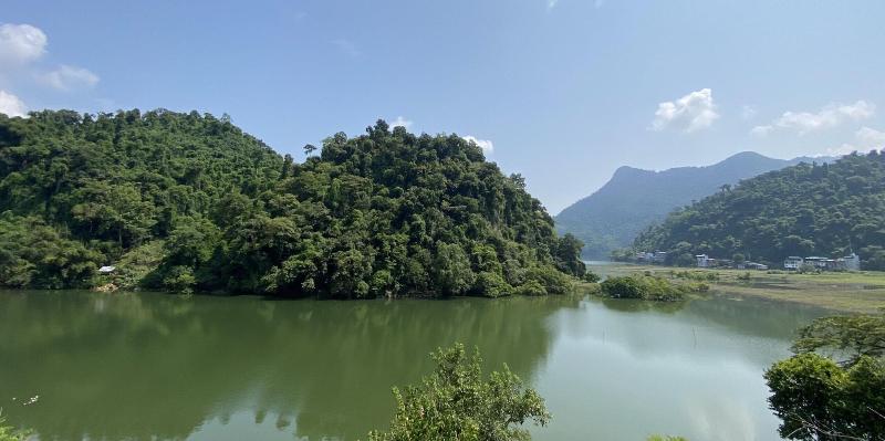 Ba Be Lakeside Bungalow image