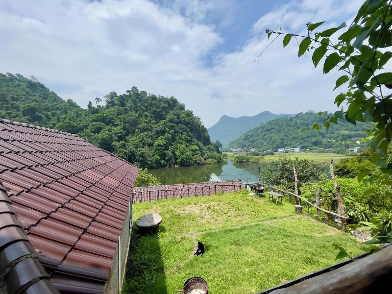 Ba Be Lakeside Bungalow image