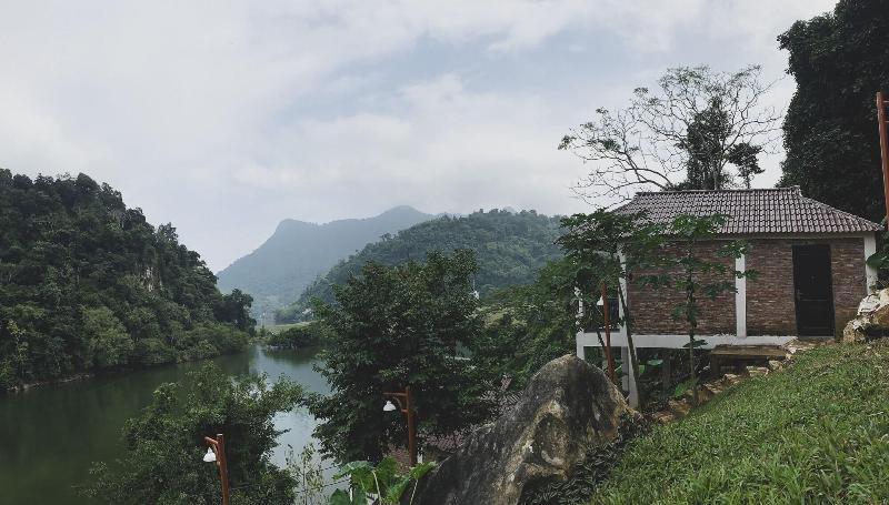 Ba Be Lakeside Bungalow image