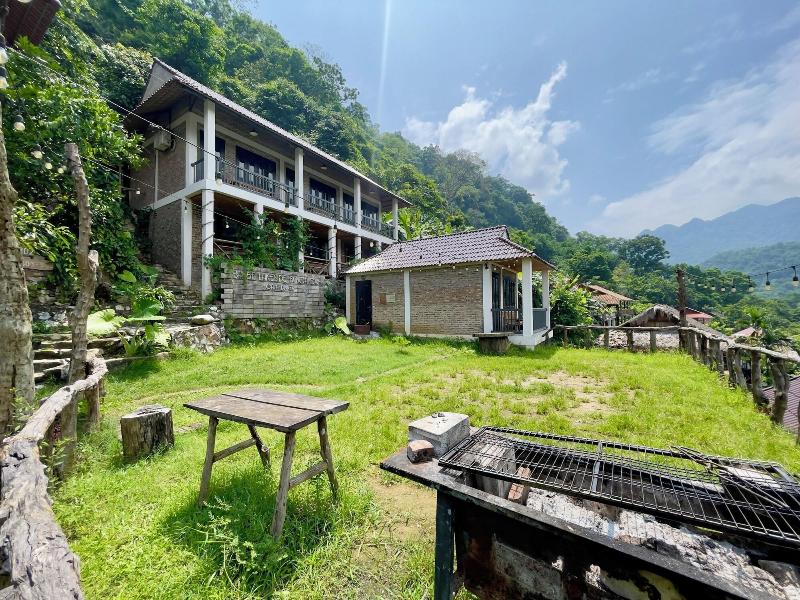 Ba Be Lakeside Bungalow image
