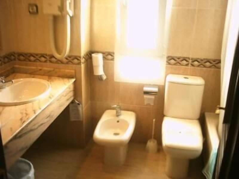 Hotel El Oasis image