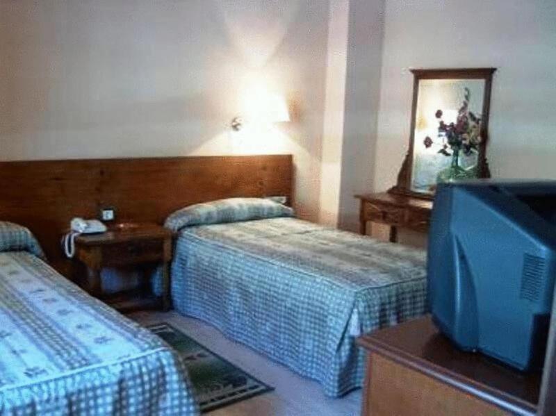 Hotel El Oasis image