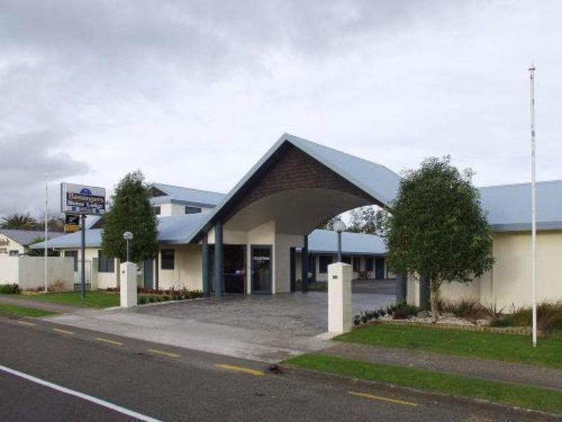 Bassingers Motor Lodge image
