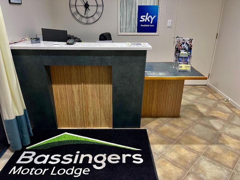 Bassingers Motor Lodge image