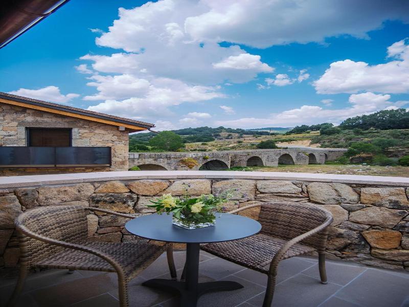 Hotel Gredos María Justina image