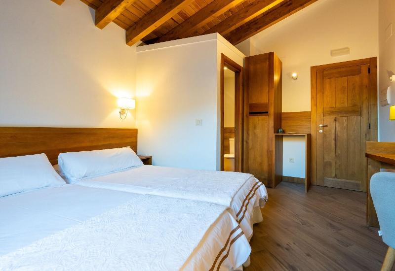 Hotel Gredos María Justina image