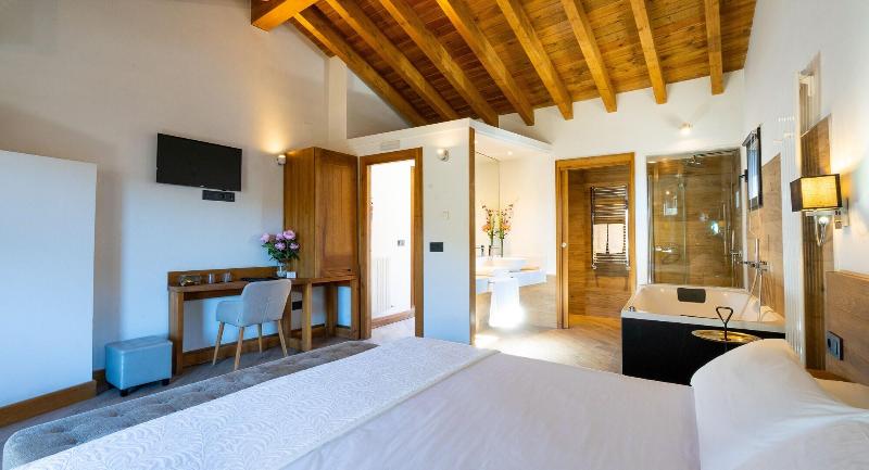 Hotel Gredos María Justina image