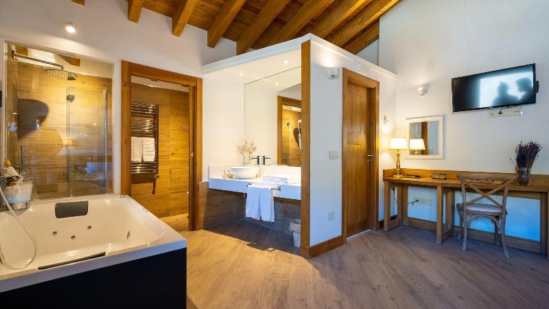 Hotel Gredos María Justina image