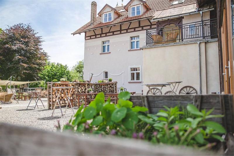 Hotel Historischer Dorfgasthof Hirsch image