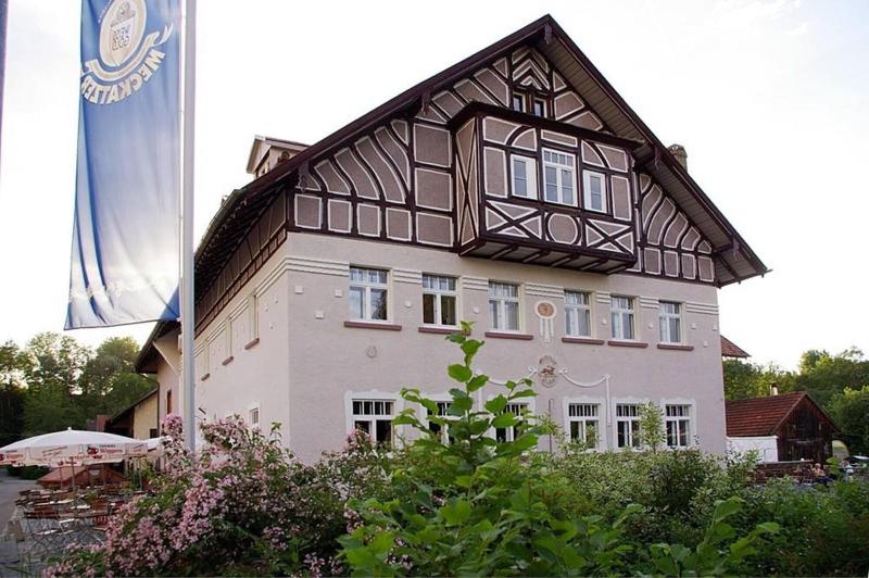 Hotel Historischer Dorfgasthof Hirsch image