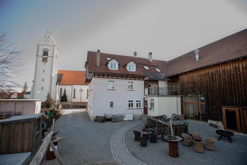 Hotel Historischer Dorfgasthof Hirsch image