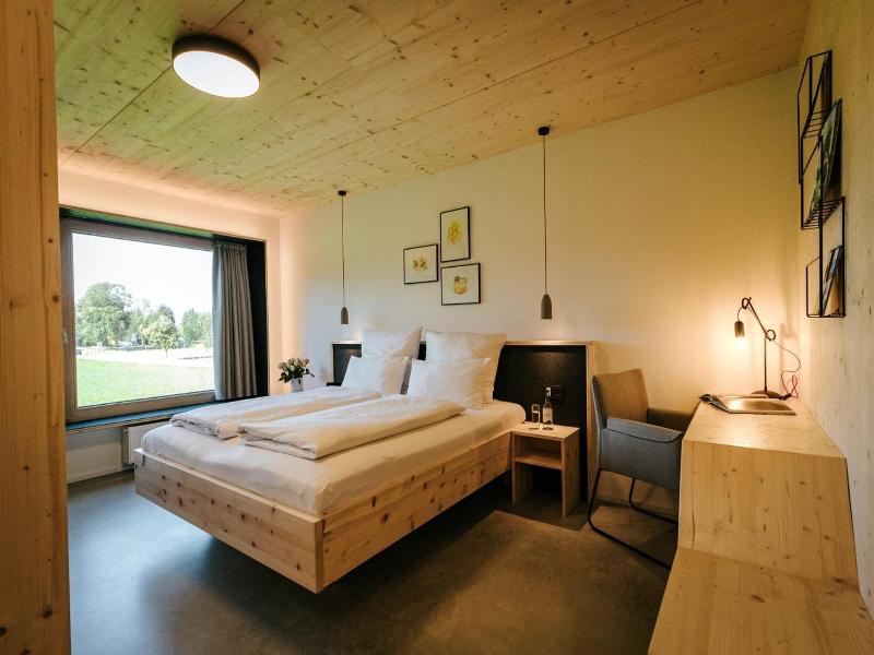 Hotel Historischer Dorfgasthof Hirsch image