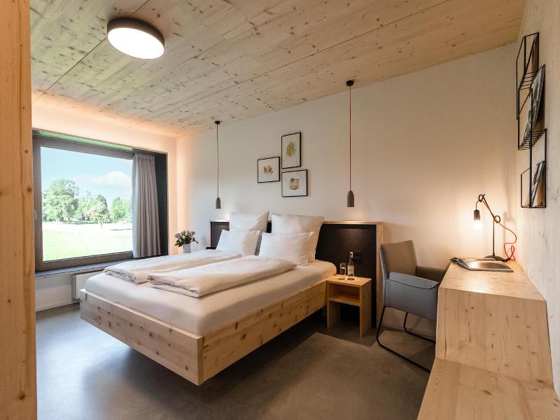 Hotel Historischer Dorfgasthof Hirsch image
