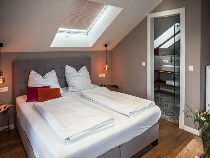 Hotel Historischer Dorfgasthof Hirsch image