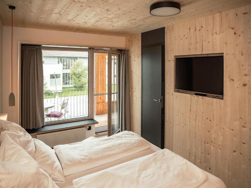Hotel Historischer Dorfgasthof Hirsch image