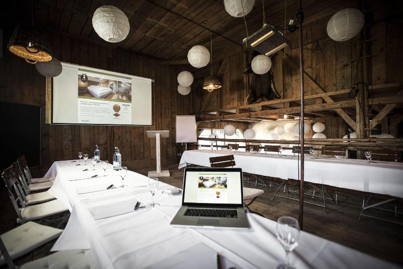 Hotel Historischer Dorfgasthof Hirsch image