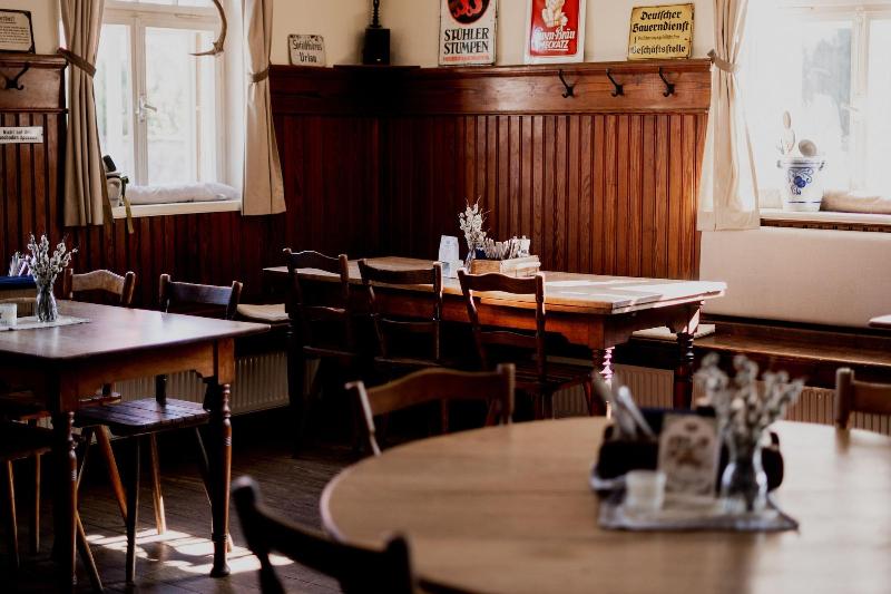 Hotel Historischer Dorfgasthof Hirsch image