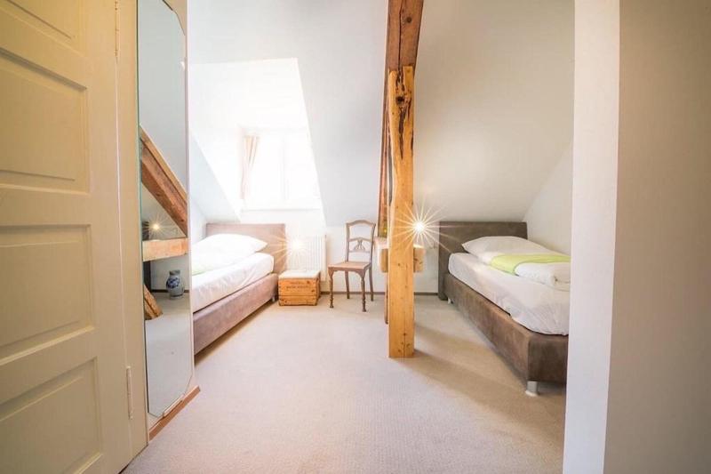 Hotel Historischer Dorfgasthof Hirsch image