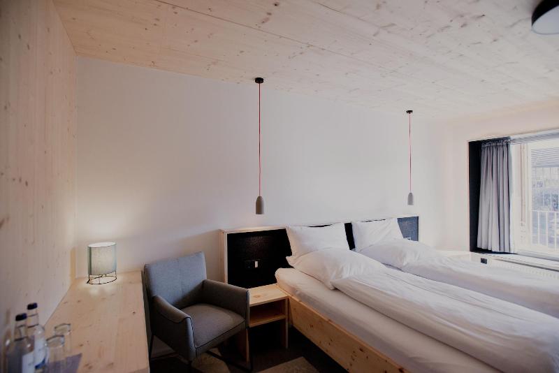 Hotel Historischer Dorfgasthof Hirsch image