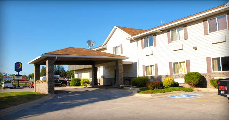 Best Rest Inn & Suites image 5