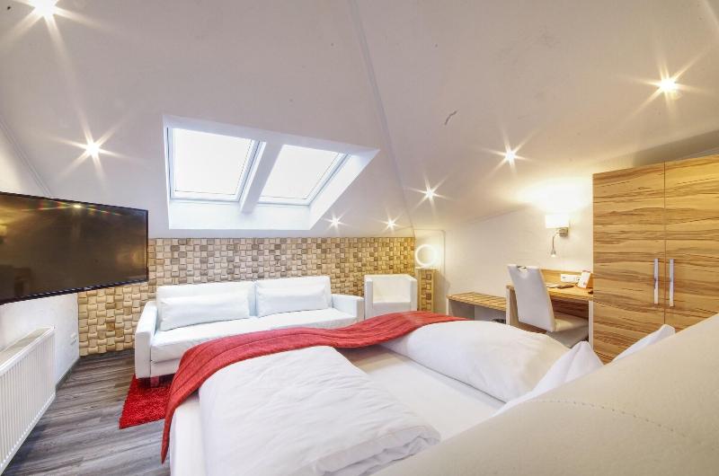 Hotel Jakob image