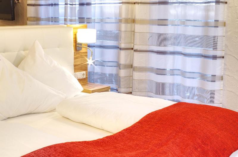 Hotel Jakob image