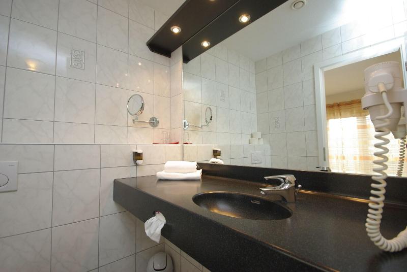Hotel Jakob image