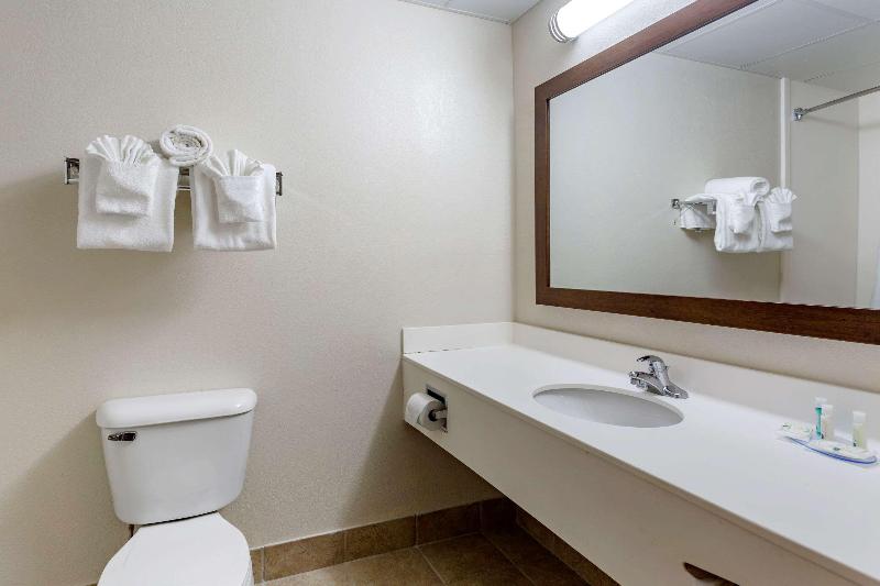 Quality Inn image