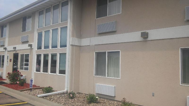 Bilmar Inn & Suites Dell Rapids Near Sioux Falls image